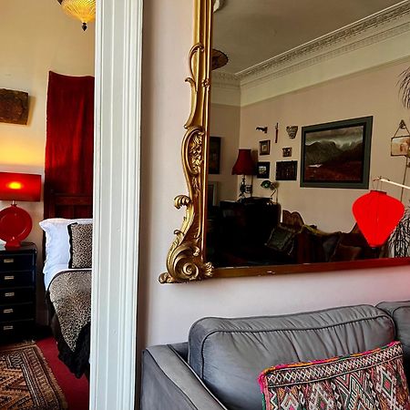 Central Apartment With Parking, Original Art And Antiques Эдинбург Экстерьер фото