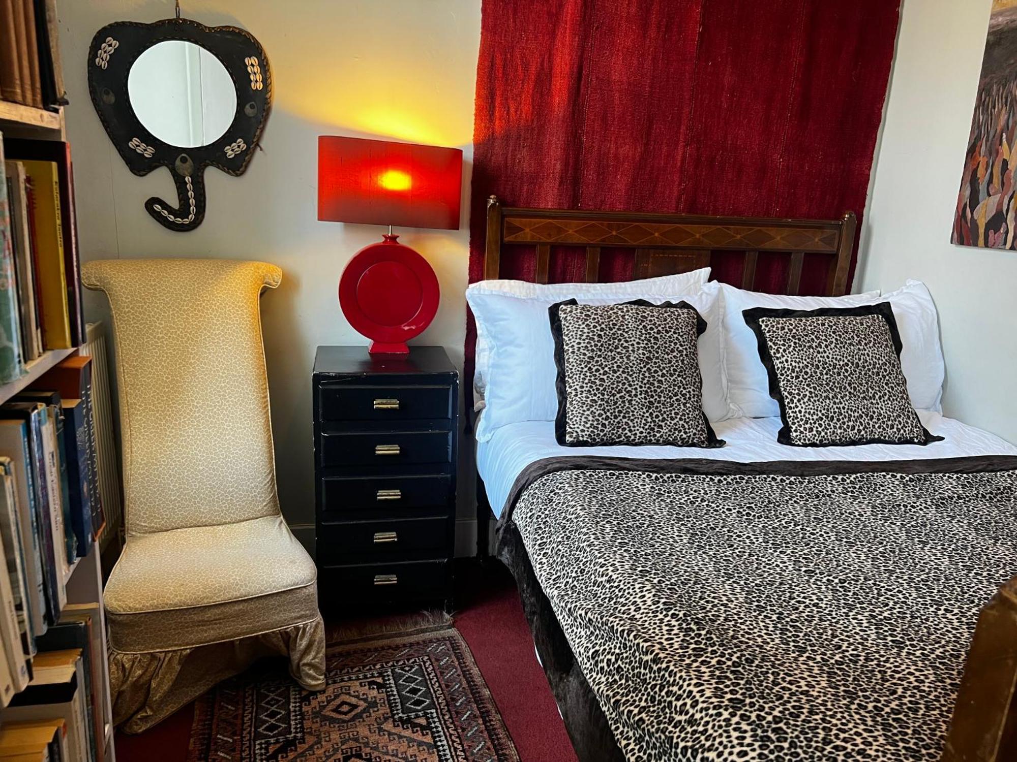 Central Apartment With Parking, Original Art And Antiques Эдинбург Экстерьер фото