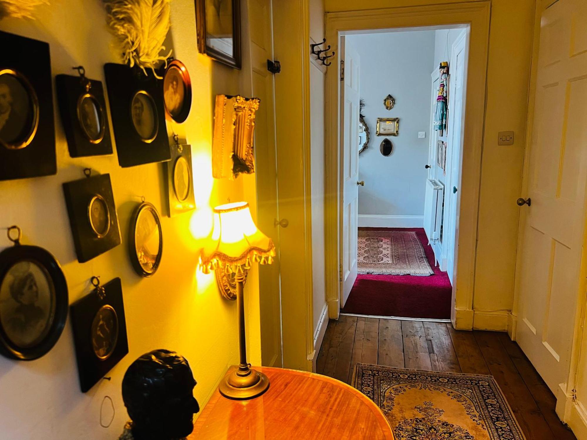 Central Apartment With Parking, Original Art And Antiques Эдинбург Экстерьер фото