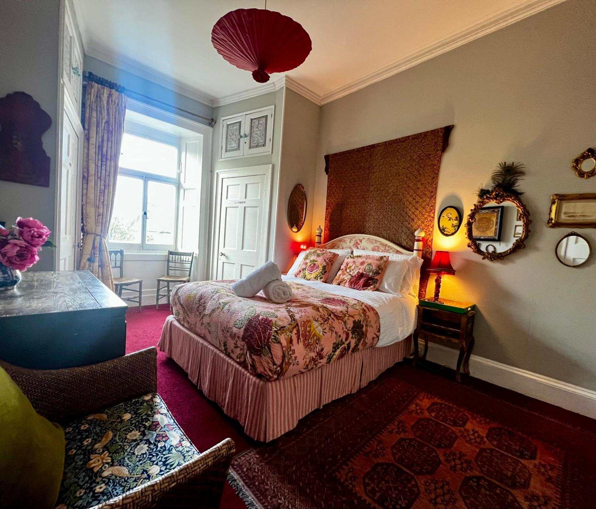 Central Apartment With Parking, Original Art And Antiques Эдинбург Экстерьер фото