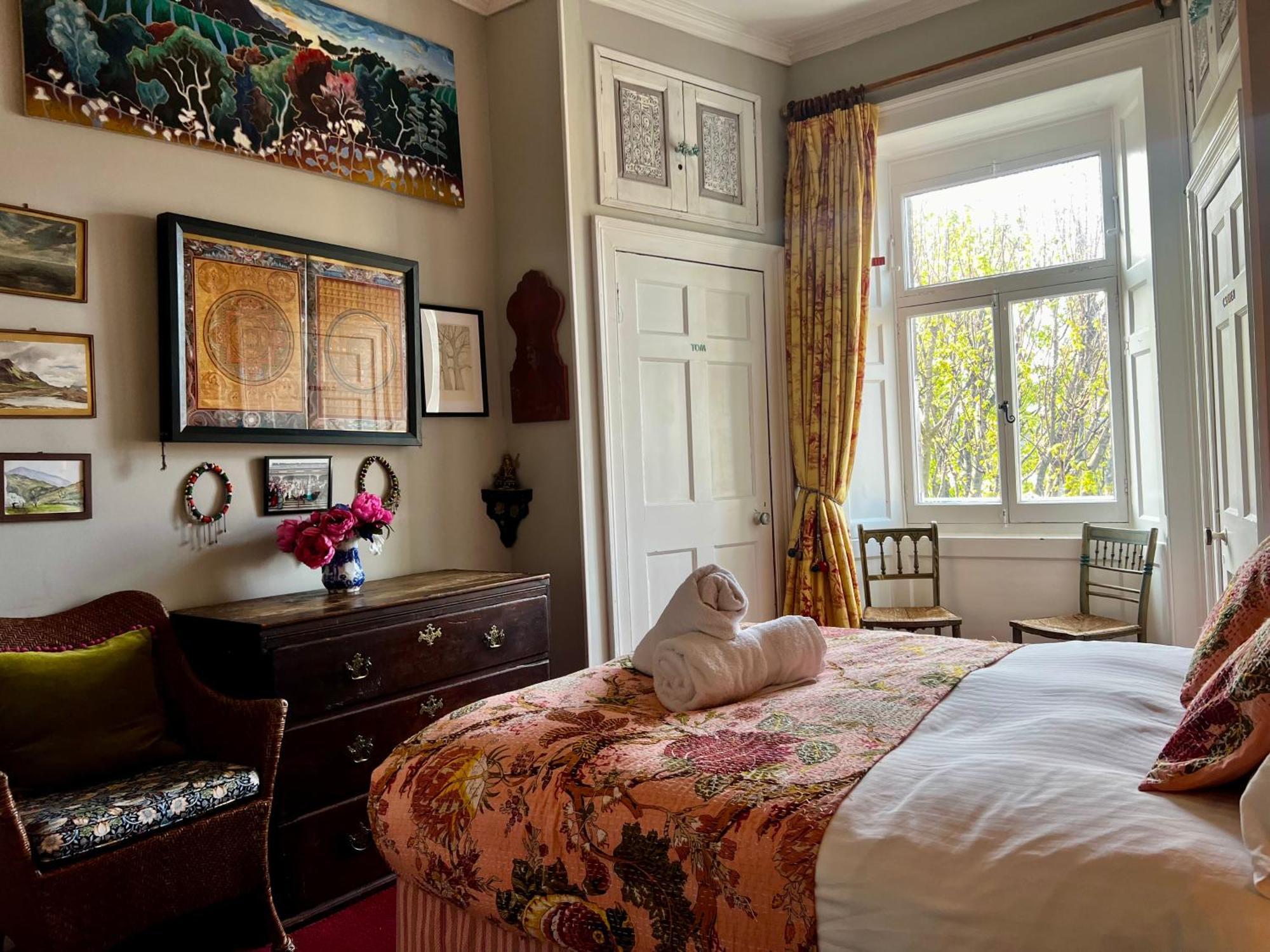 Central Apartment With Parking, Original Art And Antiques Эдинбург Экстерьер фото